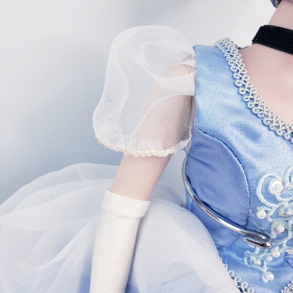 Disney CINDERELLA Porcelain KEEPSAKE Doll 2002 BRASS KEY 16 Inches VINTAGE - Picture 10 of 15